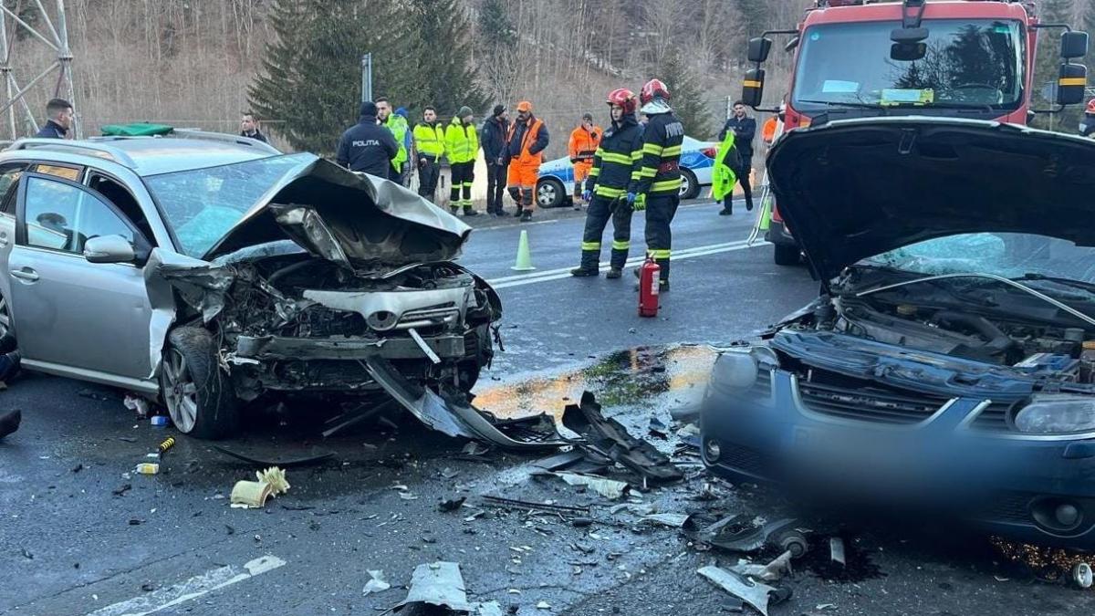 un accident grav a blocat traficul pe dn1 la iesirea din predeal un om a murit alte persoane sunt ranite