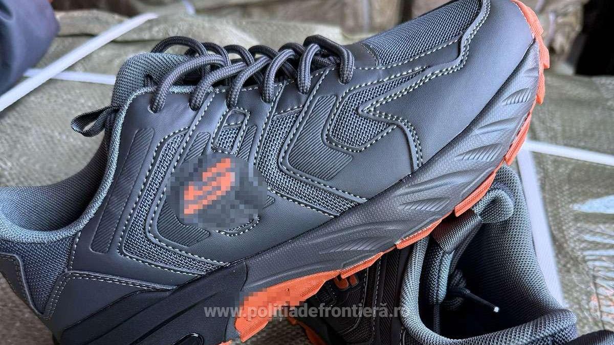 mii de perechi de incaltaminte contrafacute din china au fost descoperite de garda de coasta