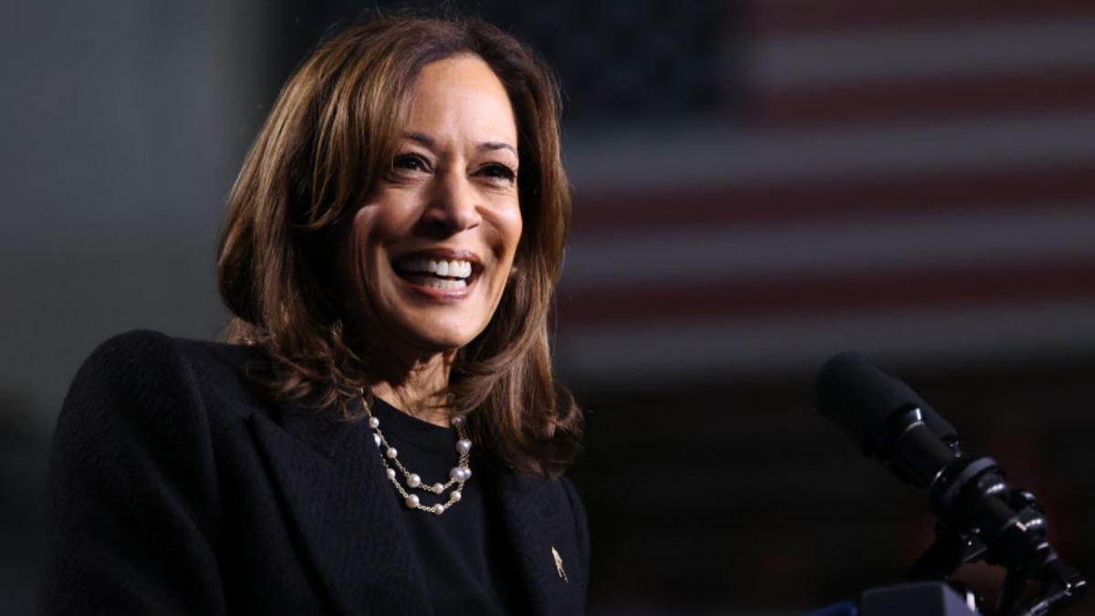 politico kamala harris se gandeste sa candideze la functia de guvernator al californiei si a dat singura un termen limita sa decida