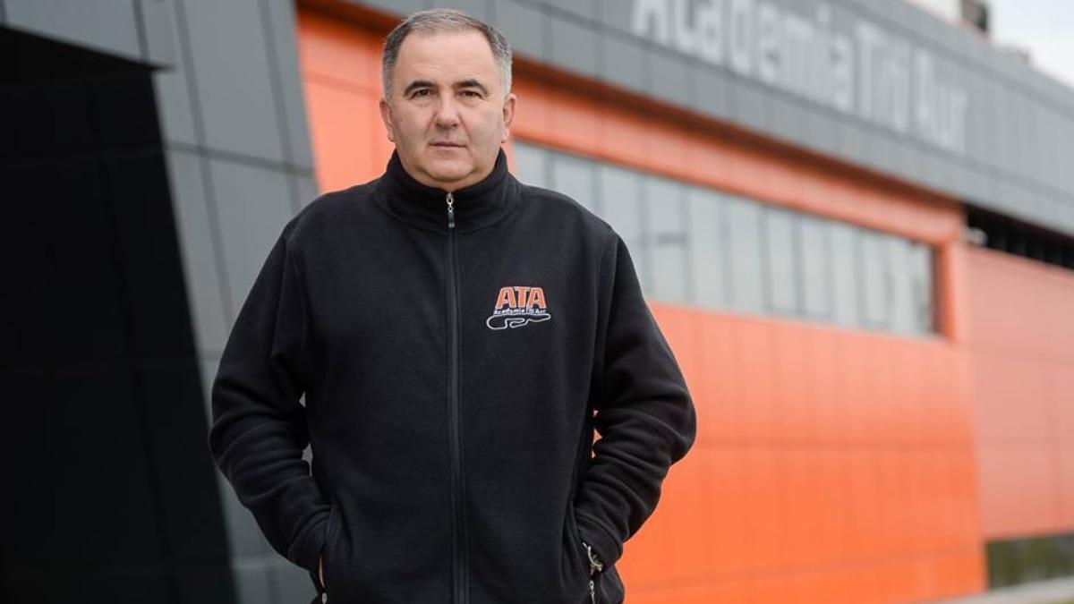 de ce nu este bine sa calci ambreiajul cand franezi greseala pe care o fac majoritatea soferilor potrivit lui titi aur