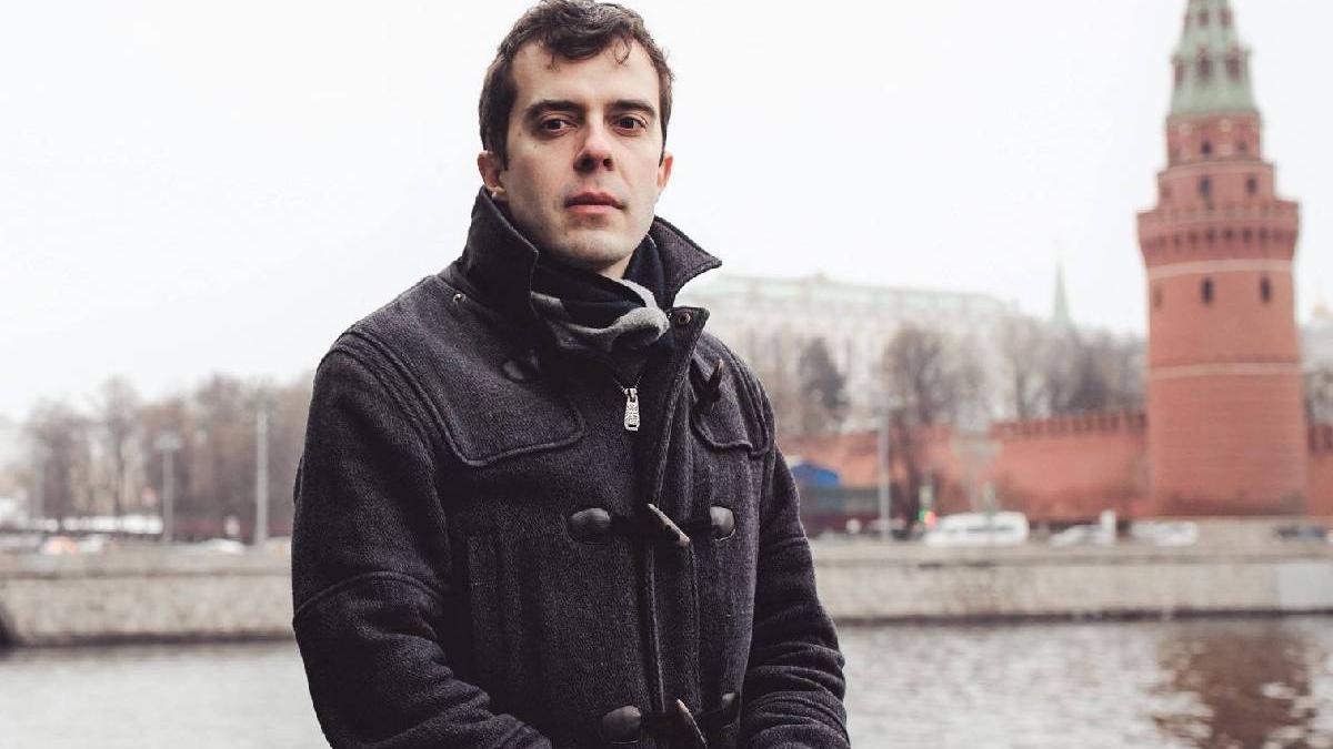 ardeti l de viu pe strada ce a aflat la proces un jurnalist rus vizat in anglia de o retea de spionaj care voia sa il omoare