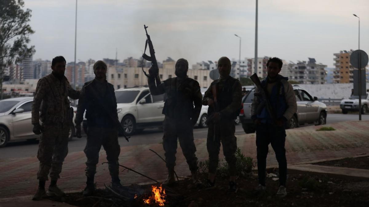 noi violente in siria peste 1500 de persoane au fost ucise acuzatii de purificare etnica