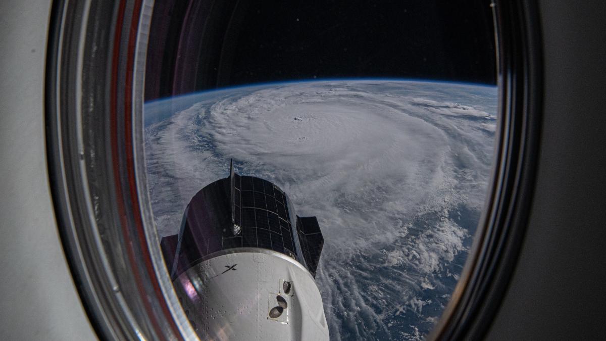 misiunea nasa care urma sa ii aduca acasa pe astronautii americani blocati pe orbita de noua luni a fost amanata