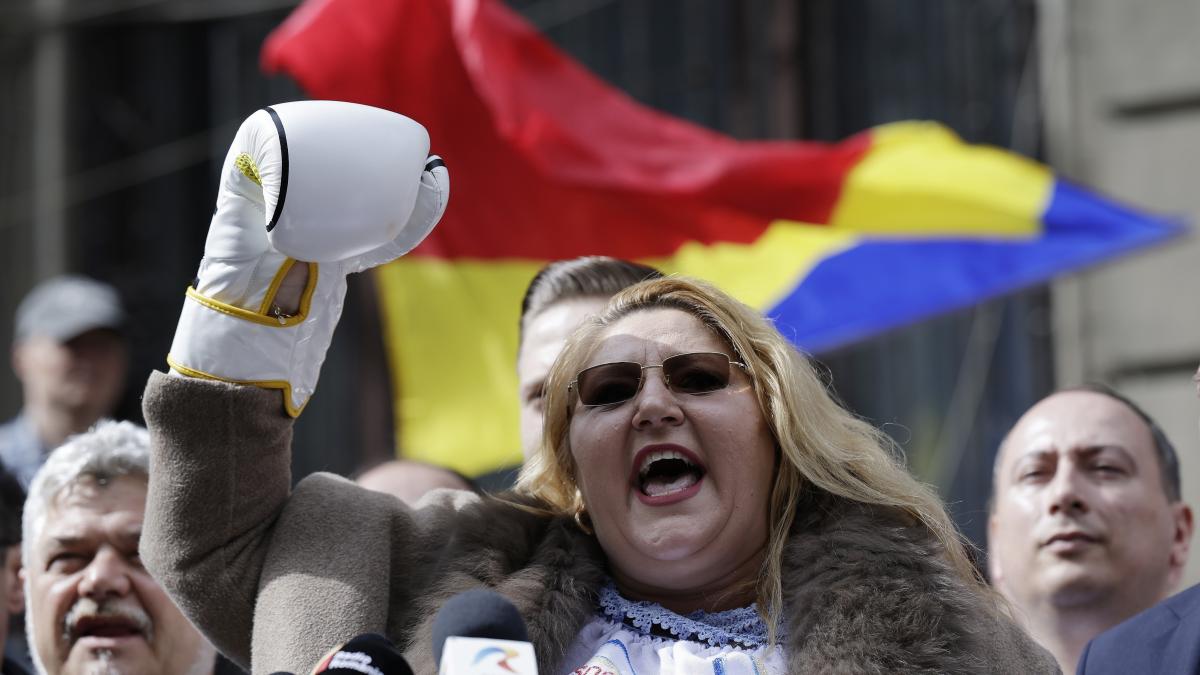 candidatura dianei sosoaca la prezidentiale contestata de un fost coleg de partid avem indoieli cu privire la starea sa psihica