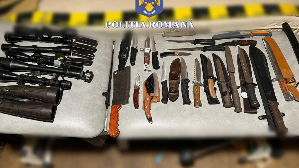 transport ilegal de arme oprit la vama cel la care urmau sa ajunga avea acasa arsenal de razboi arme lunete mii de gloante