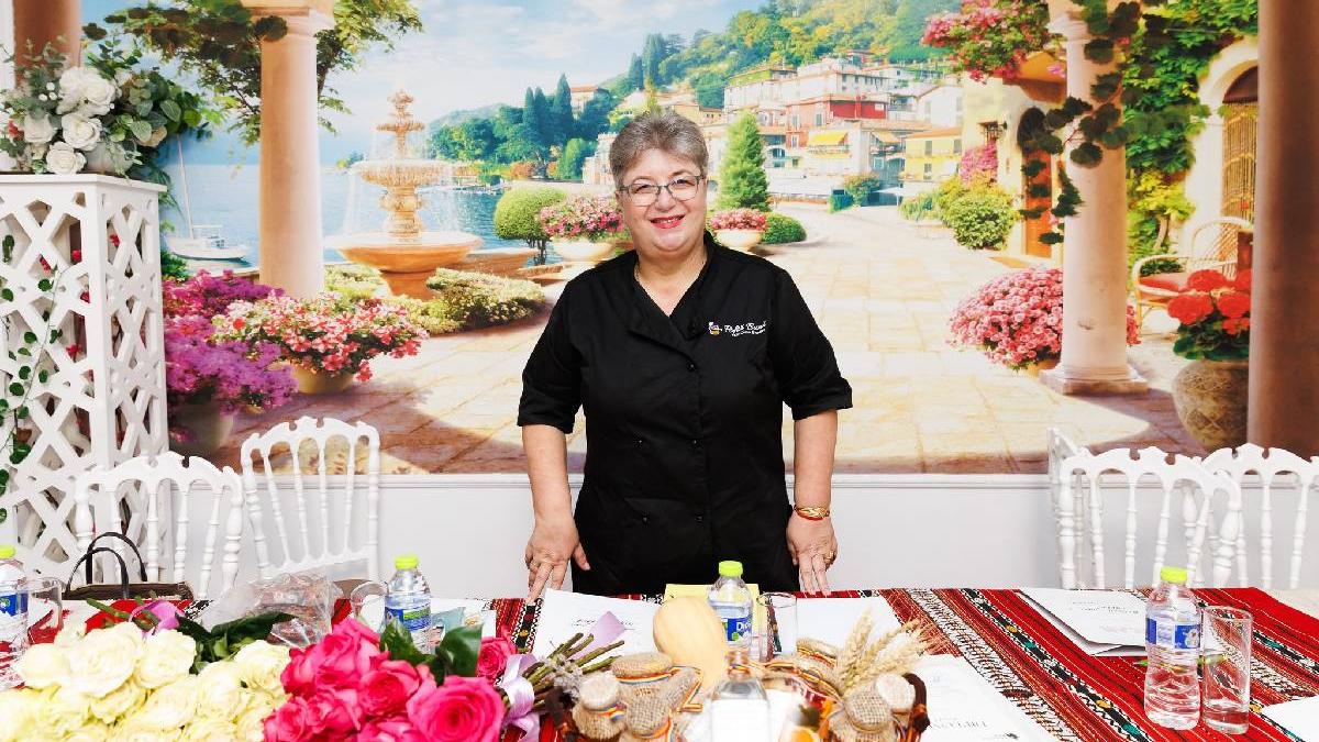 gina bradea main facebook