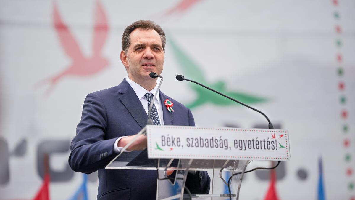 primarul de la sfantul gheorghe de ziua maghiarilor ceea ce traim acum in transilvania nu este razboi dar nici pace nu putem numi