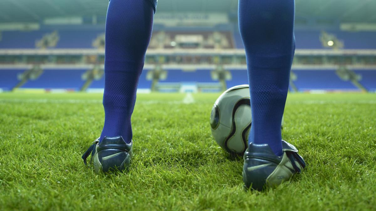 un stadion intreg din bulgaria a tinut un minut de reculegere pentru un fotbalist care de fapt este in viata un stadion intreg din bulgaria a tinut un minut de reculegere pentru un fotbalist care de fapt este in viata