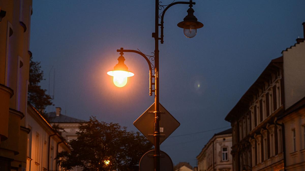 Ora Pământului 2025: Oamenii de pe tot globul vor stinge lumina sâmbătă, timp de o oră. Ce semnifică evenimentul
