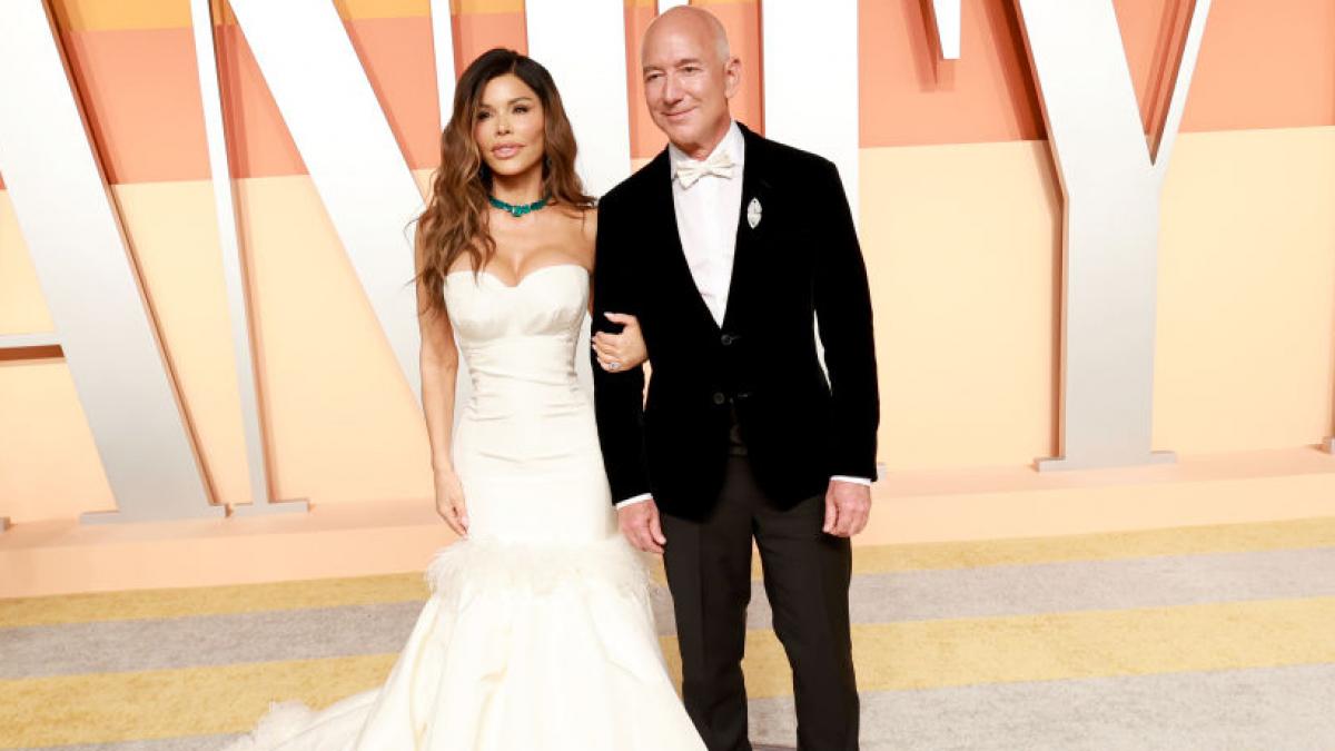 miliardarul jeff bezos se insoara cu logodnica lui fosta jurnalista lauren sanchez unde va avea loc nunta secolului