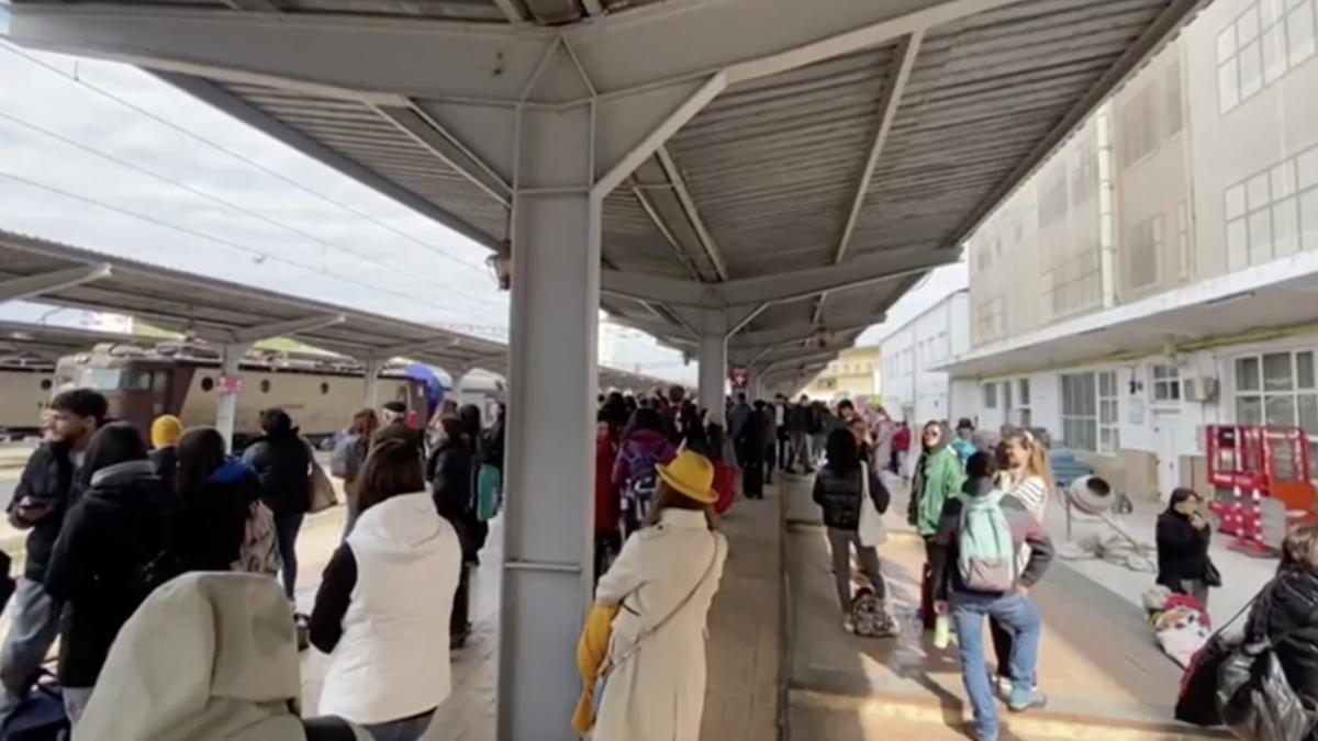 perchezitii la sediul cfr calatori si alte zeci de locatii verificarile sunt legate de banii din vanzarea biletelor de tren