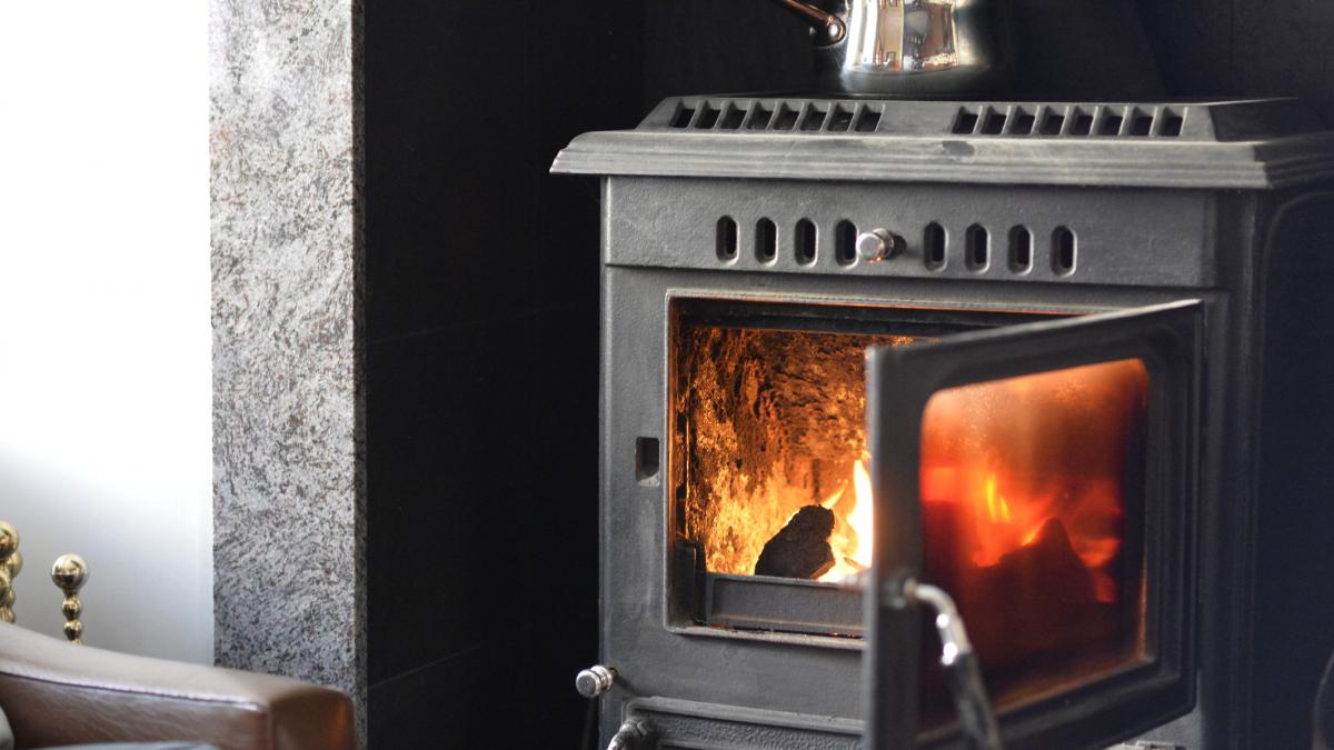 programul rabla pentru sobe incepe pe 31 martie romanii pot primi 10 000 de lei pentru inlocuirea sobelor vechi