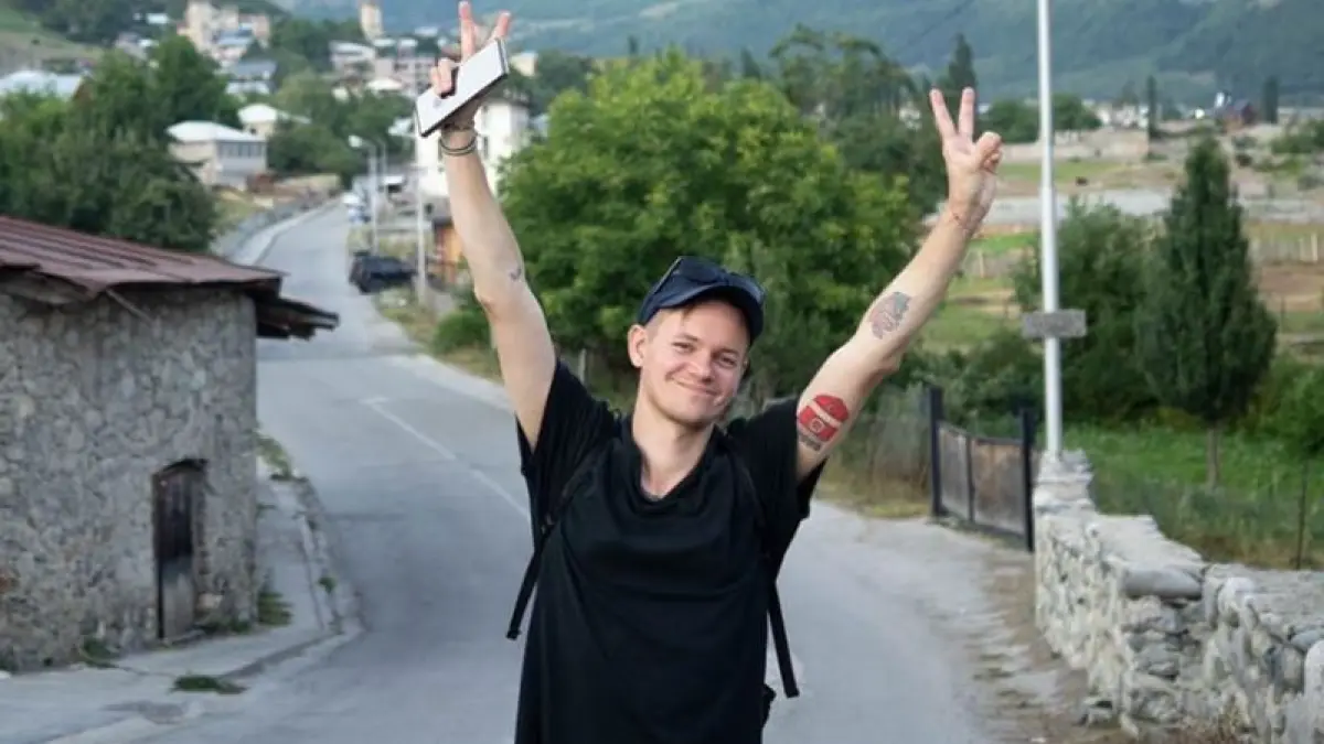 un jurnalist suedez a fost arestat imediat cum a ajuns in turcia de 24 de ore nu se mai stie nimic despre el trebuie eliberat