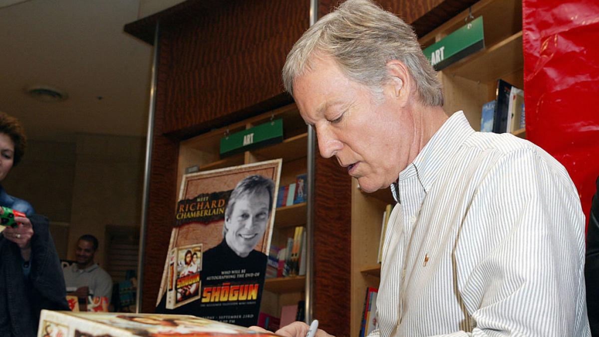 a murit actorul richard chamberlain era cunoscut pentru rolurile din shogun si dr kildare