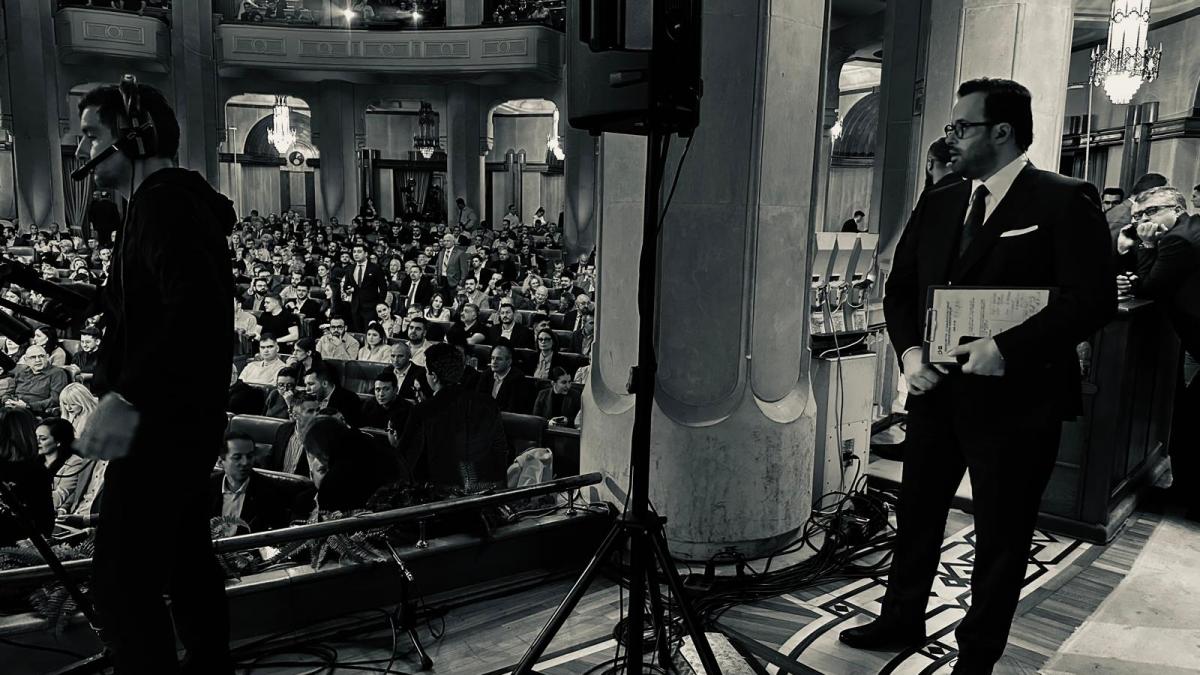 cel mai urmarit talk show se intoarce la antena 3 cnn crin antonescu vine luni la un presedinte in fata natiunii