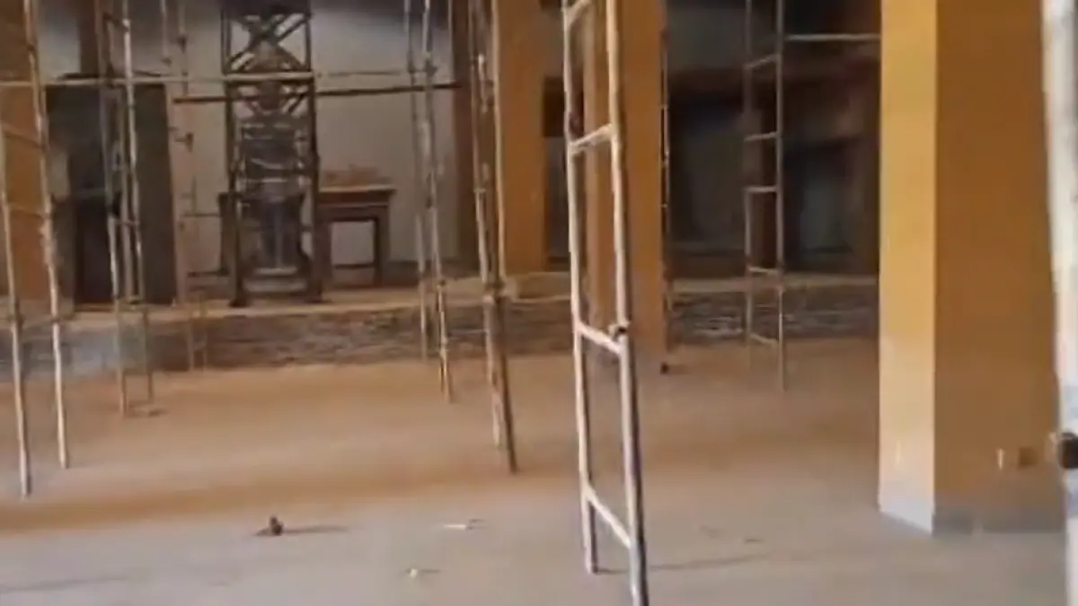 tezaurul inestimabil al unei tari a fost furat in intregime din muzeul national a mai ramas doar o statuie de sapte tone