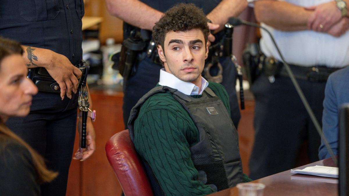 procurorii federali americani au cerut pedeapsa cu moartea pentru luigi mangione barbatul care l a asasinat pe ceo ul unitedhealthcare