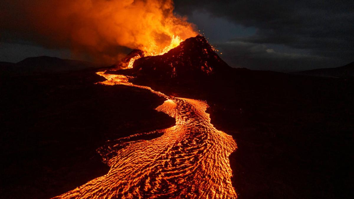 vulcan care erupe in islanda