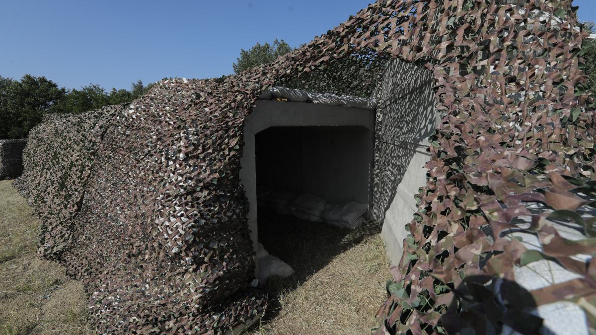 arafat cere mai multi bani pentru renovarea adaposturilor pentru populatie principalele probleme pe care le a gasit igsu in buncare