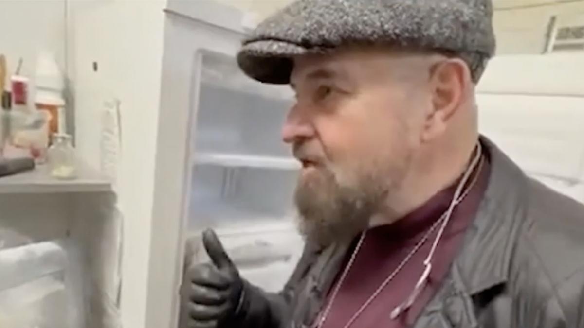 piedone a invatat chineza ca sa i spuna unui proprietar pe limba lui ca ii inchide restaurantul sase cum se zice sase luni