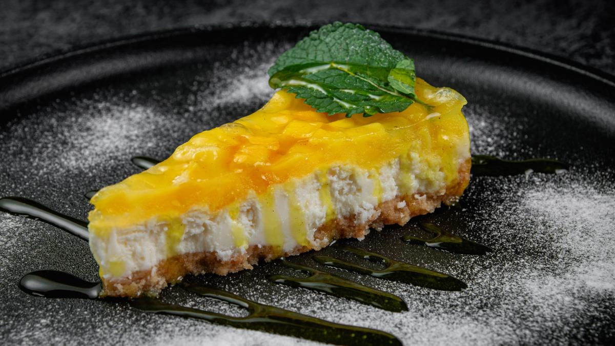 desertul low carb care te va cuceri cheesecake ul cu mango fara zahar