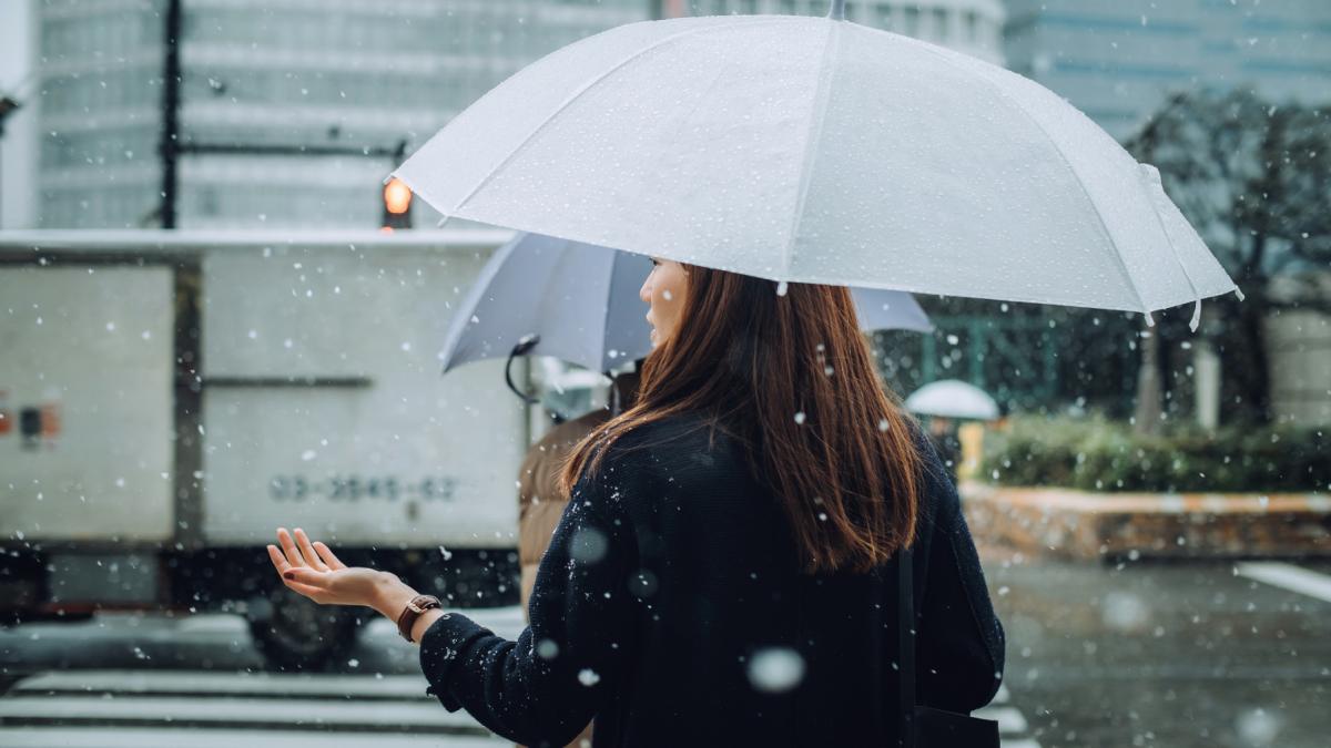 vremea se raceste brusc in romania de astazi va fi ger noaptea si dimineata zonele unde se anunta ploi ninsori si vijelii