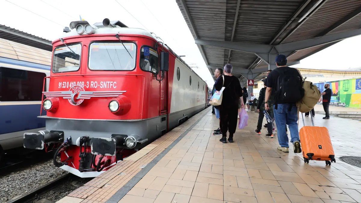cfr suplimenteaza numarul de trenuri care circula spre litoral in minivacanta de 1 mai
