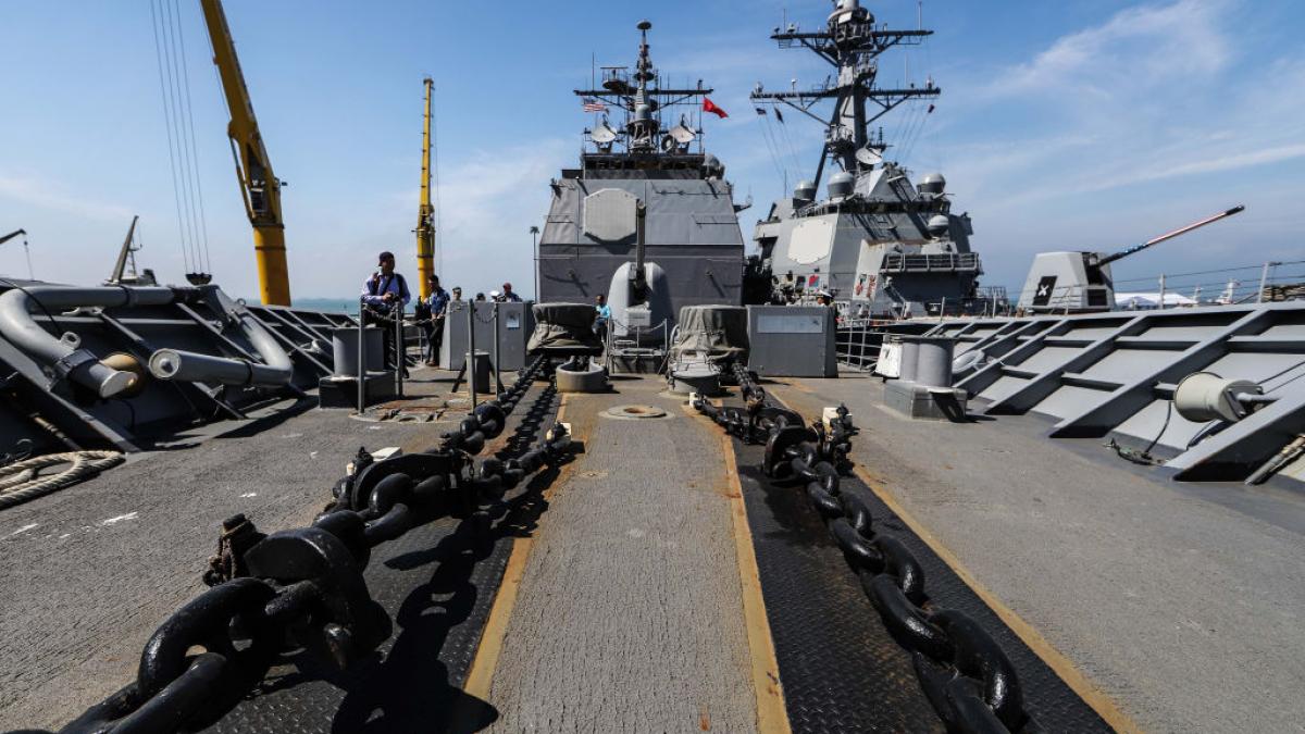 imagini din satelit cu portavionul uss carl vinson langa iran sua isi intaresc pozitia militara in orientul mijlociu