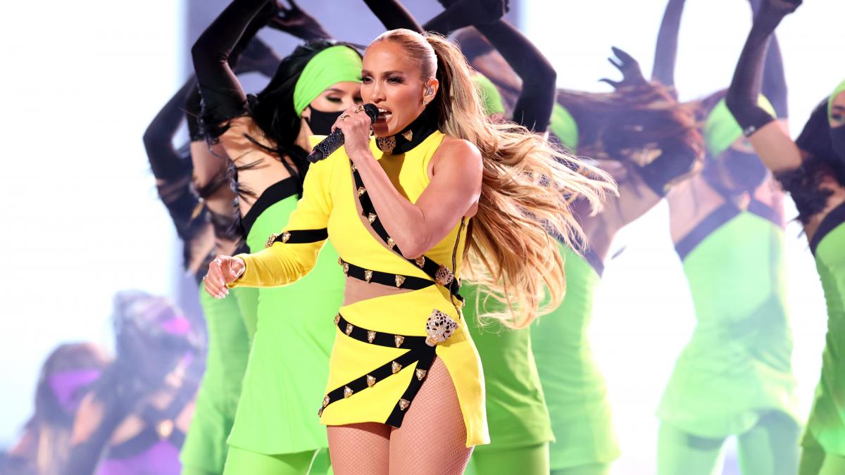 jennifer lopez vine in romania superstarul pop va canta la bucuresti in vara acestui an