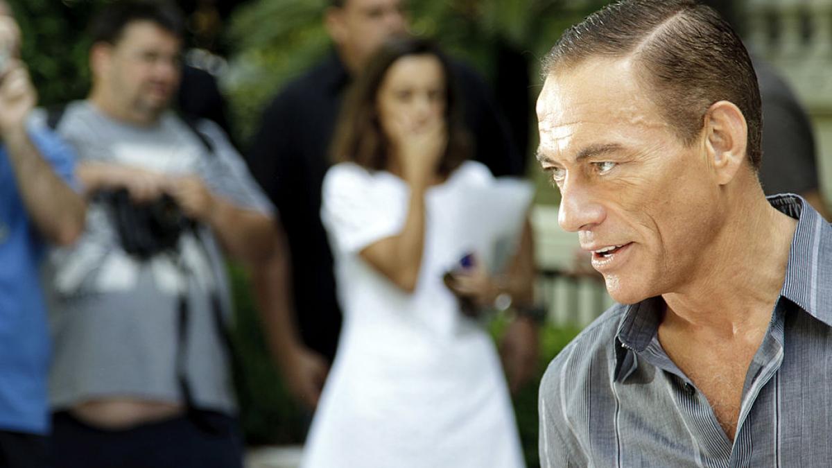 prima reactie a lui jean claude van damme dupa ce a fost reclamat la diicot ca a facut sex cu romance traficate de gruparea lui bolea