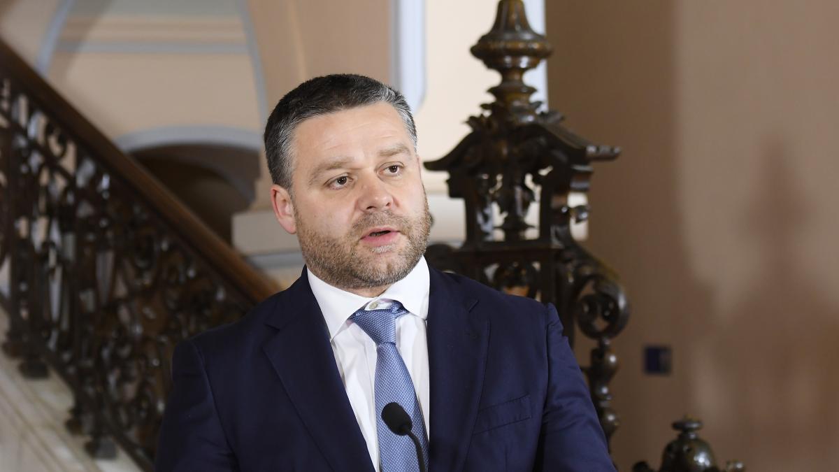 ciprian ciucu il acuza pe nicusor dan ca blocheaza proiectele din capitala semnatura finala e lui si stam si asteptam