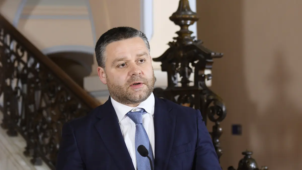 ciprian ciucu il acuza pe nicusor dan ca blocheaza proiectele din capitala semnatura finala e lui si stam si asteptam