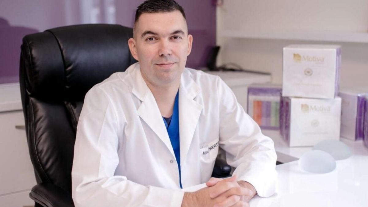 clinica cosmedica lanseaza platforma ginecomastie ro un nou reper digital pentru barbatii care se confrunta cu ginecomastia