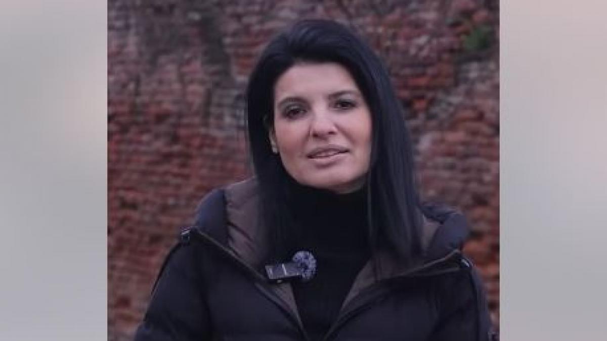 lavinia sandru eliminarea din cursa a elenei lasconi seamana izbitor cu metodele folosite in puciurile comuniste