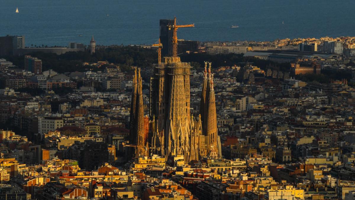 daca visati la un selfie la sagrada familia asta nu va mai fi posibil barcelona ia o noua masura care ii va enerva pe turisti
