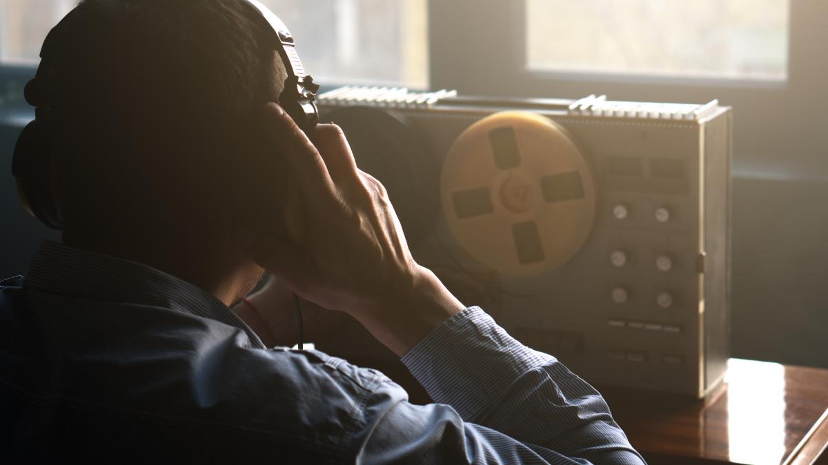 nu sunt cine crezi tu ca sunt povestea de film a unei familii de spioni kgb din sua care si a recrutat propriul fiu adolescent