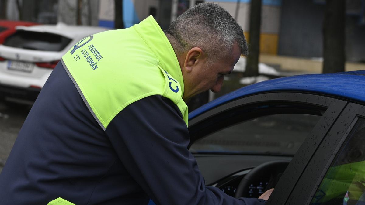 operatiunea blocada desfasurata la nivel national peste 6 000 de masini verificate si 377 de permise retinute de politisti