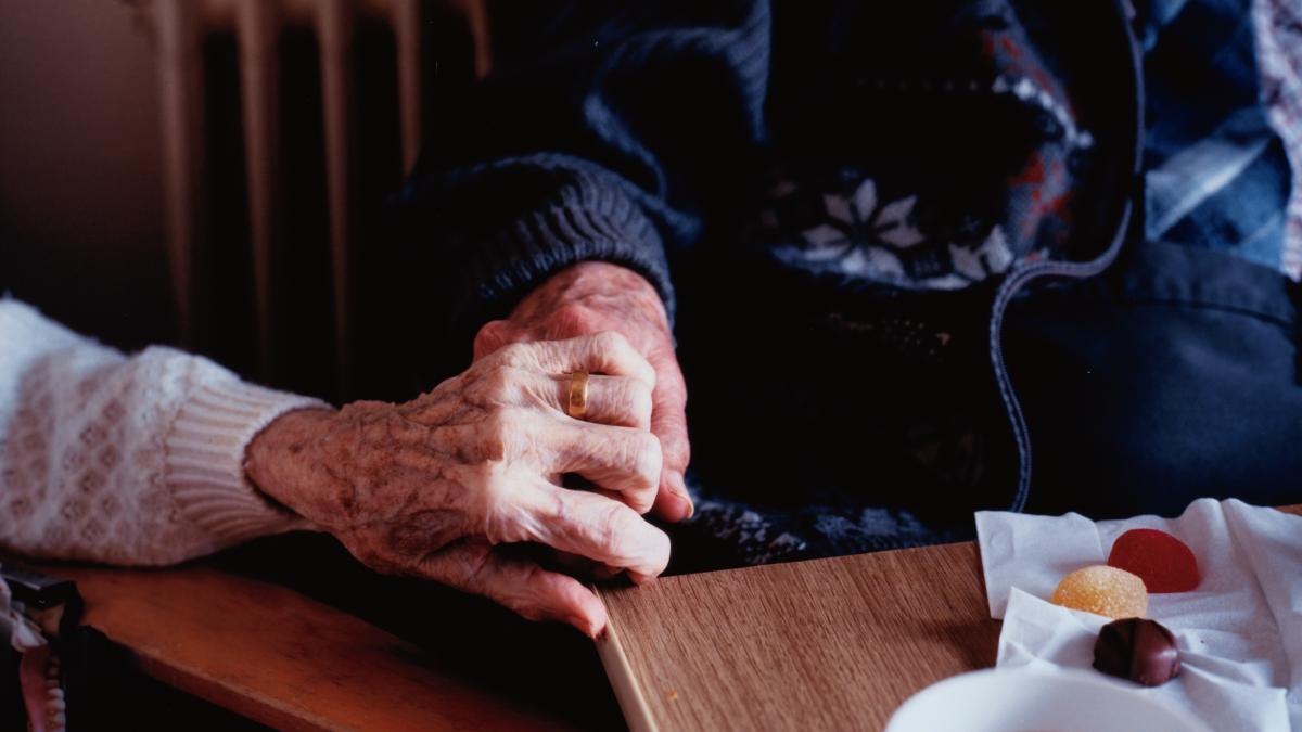 au aprins aragazul ca sa se incalzeasca si au murit cazul care a starnit furie si o ancheta de proportii in bucuresti