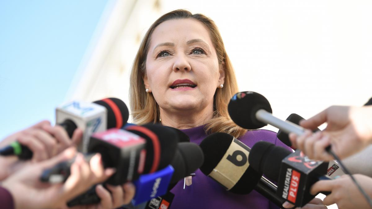 elena lasconi da declaratii de presa foto agerpres