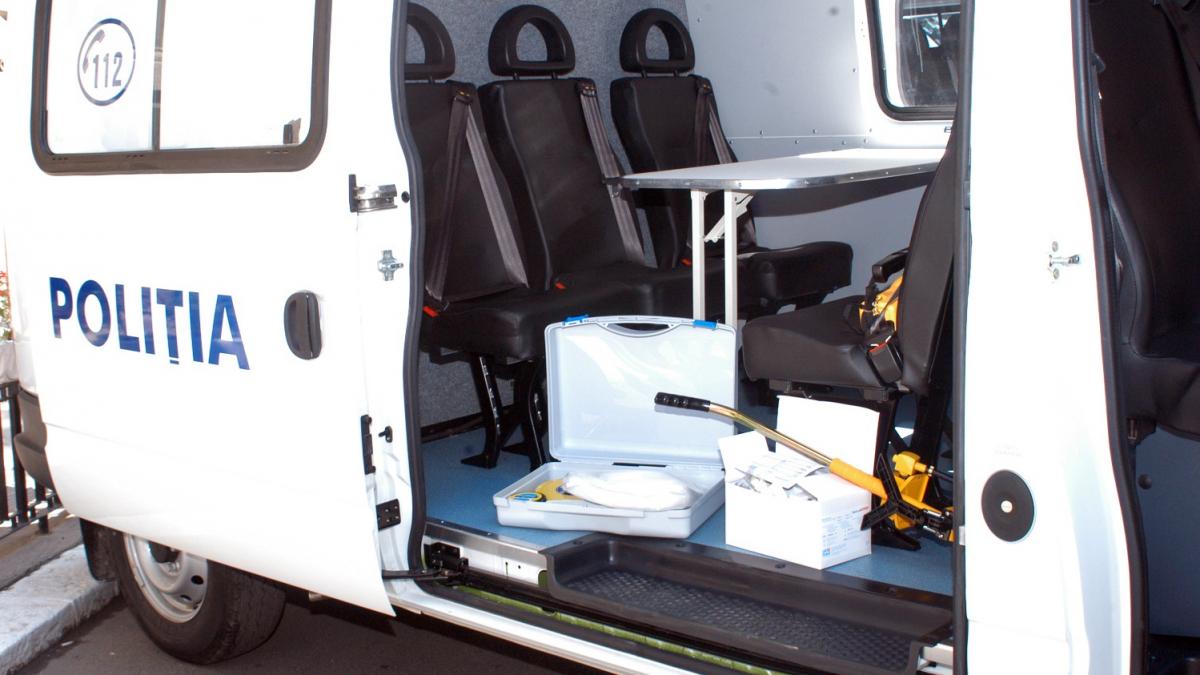poza-in-care-apare-o-autospeciala-dotata-cu-testere-antidrog