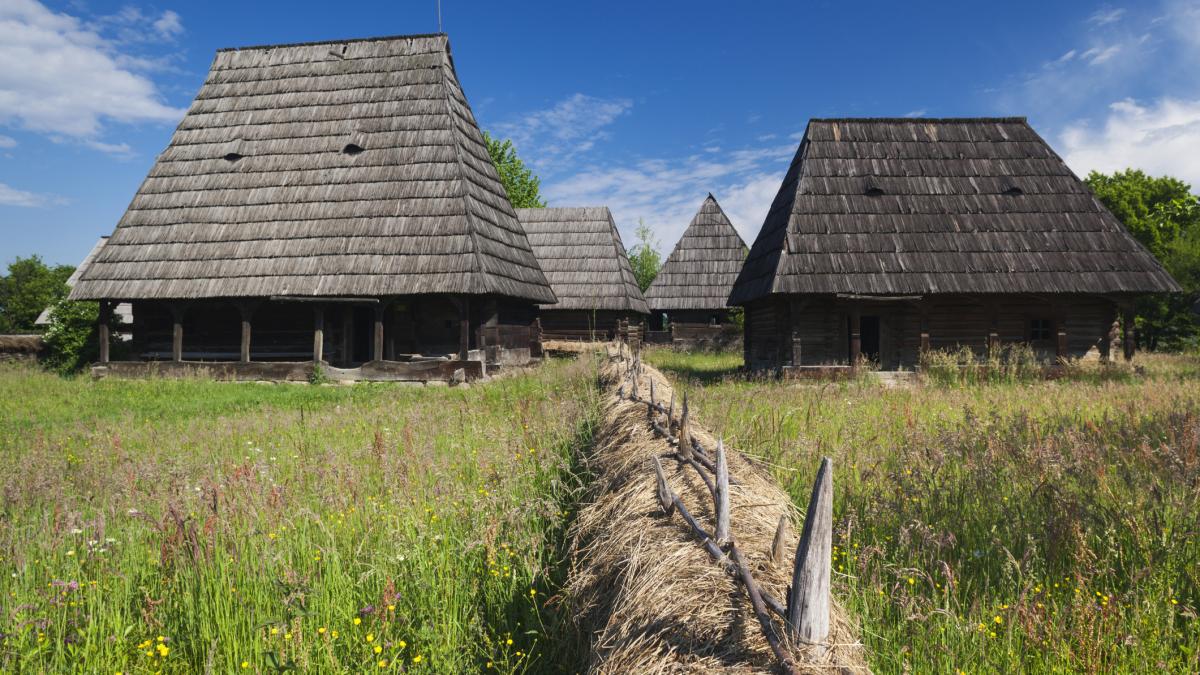 maramuresul o destinatie turistica plina de istorie si traditii autentice muzeul de la sighet este o institutie a memoriei