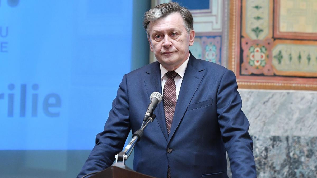 inca un prieten al lui crin antonescu vorbeste despre cum a fost acesta urmarit de securitatea comunista