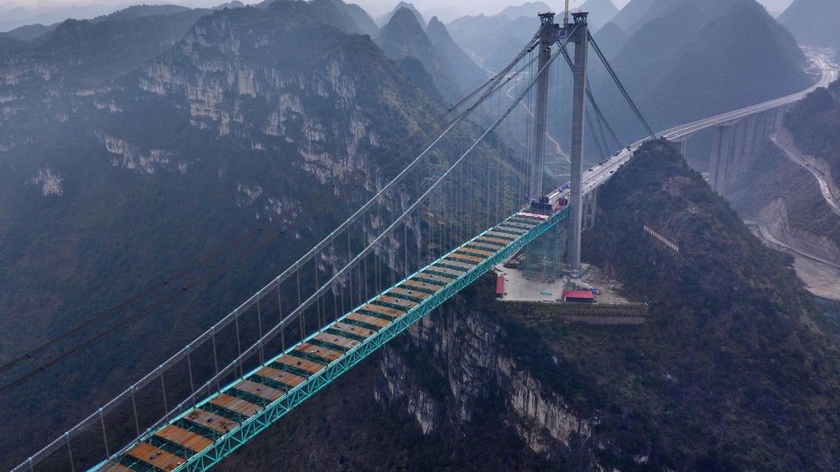 cum arata cel mai inalt pod din lume care traverseaza fisura pamantului si cantareste cat trei turnuri eiffel