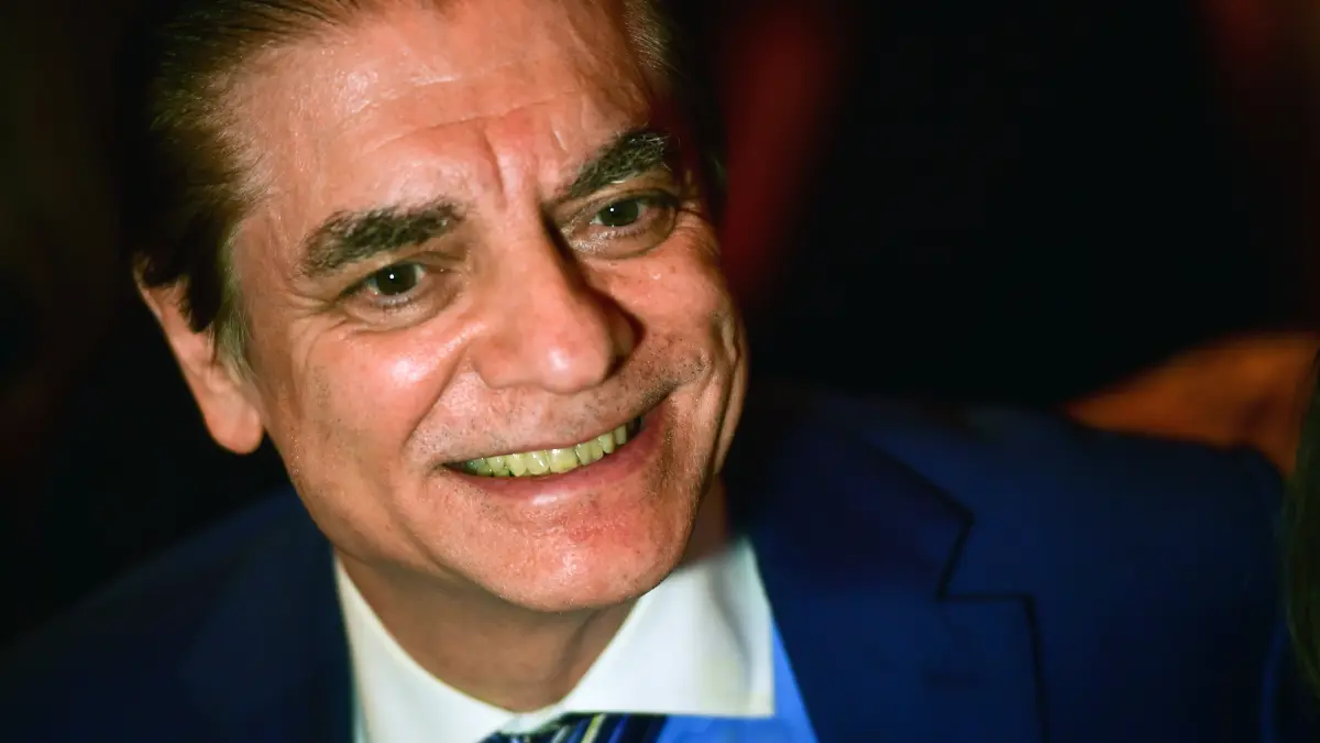 printul paul al romaniei a fost pus in libertate la paris este condamnat la 3 ani si 4 luni de inchisoare in tara noastra