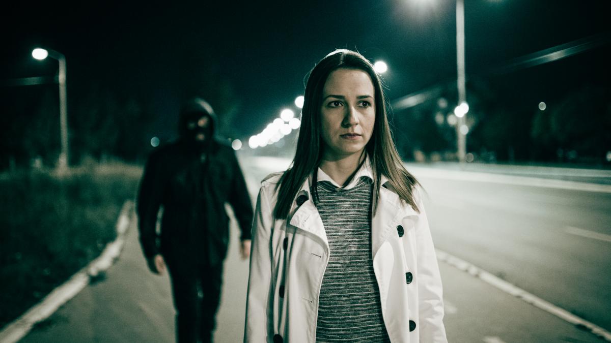 barbatul care teroriza un oras din italia unde intepa femei pe strada a fost prins detaliile incredibile din ancheta