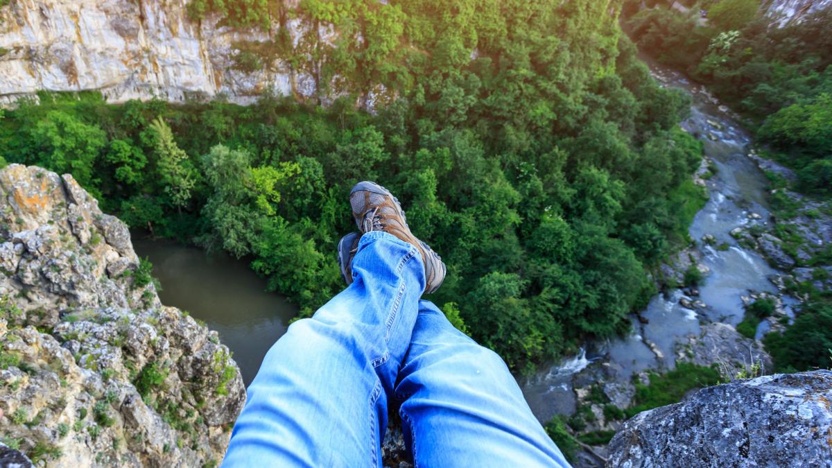 roman salvat de pe munte in austria cu elicopterul barbatul era pe jumatate dezbracat