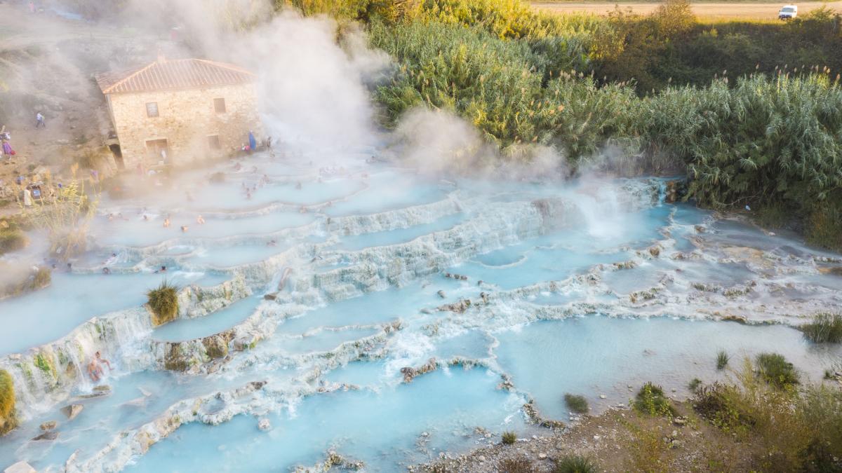 cum arata acum o statiune de 3 000 de ani cu ape termale sulfuroase se spune ca soldatii romani faceau baie acolo si si tratau ranile
