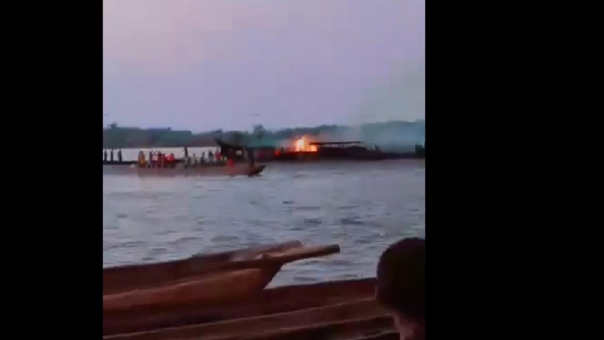 peste 145 de persoane au murit dupa ce o barca a luat foc in congo