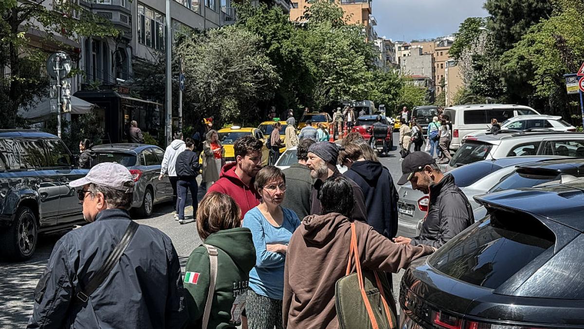 istanbulul zguduit de peste 185 de replici dupa cutremurul de ieri