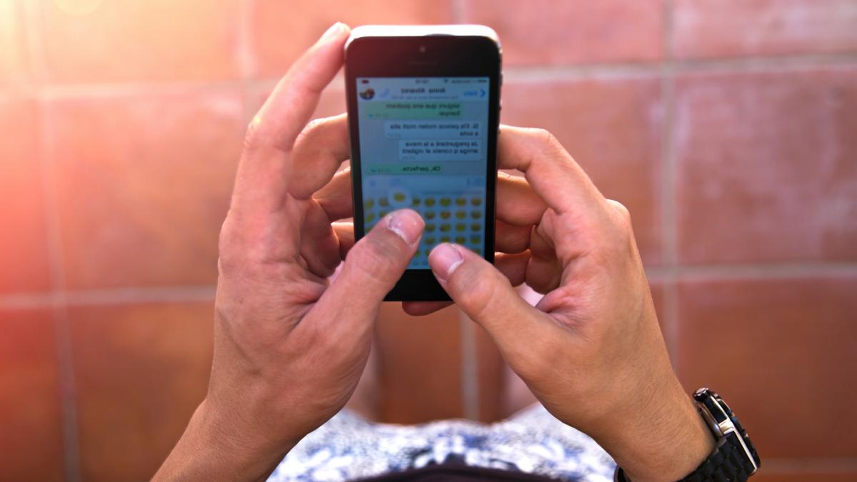 whatsapp a lansat o noua functie pentru protejarea intimitatii cum o pot activa utilizatorii ca sa nu se fure continutul unui chat whatsapp a lansat o noua functie pentru protejarea intimitatii cum o pot activa utilizatorii ca sa nu se fure continutul unui chat